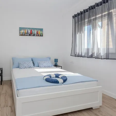 1 Bedroom In Διαμέρισμα Vir