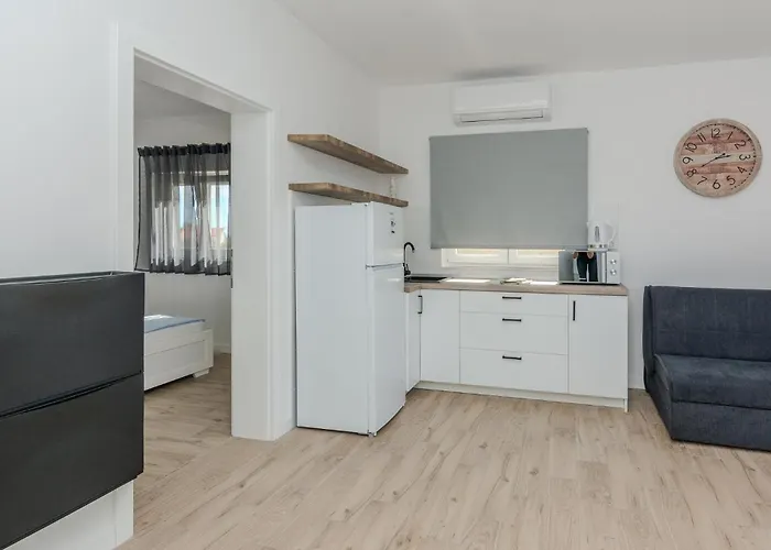 1 Bedroom Awesome In *