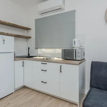 1 Bedroom Nice Apartment In Vir