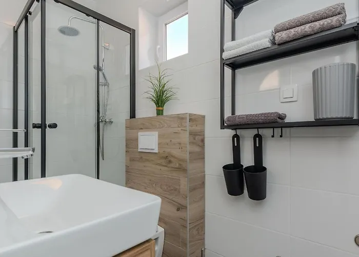 1 Bedroom Awesome In *