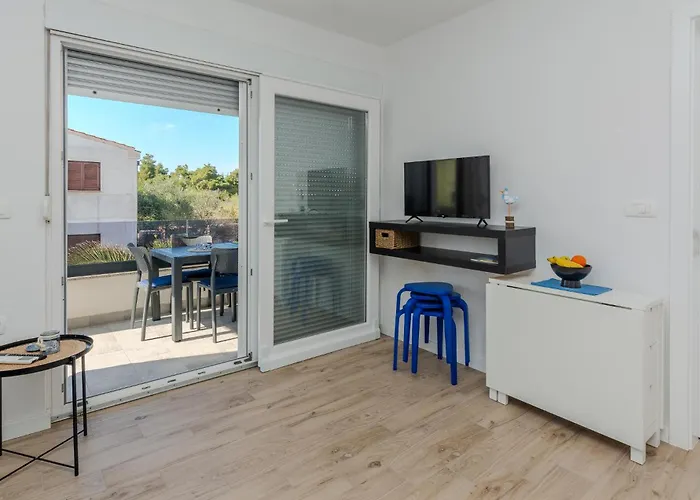 1 Bedroom Awesome In Appartement