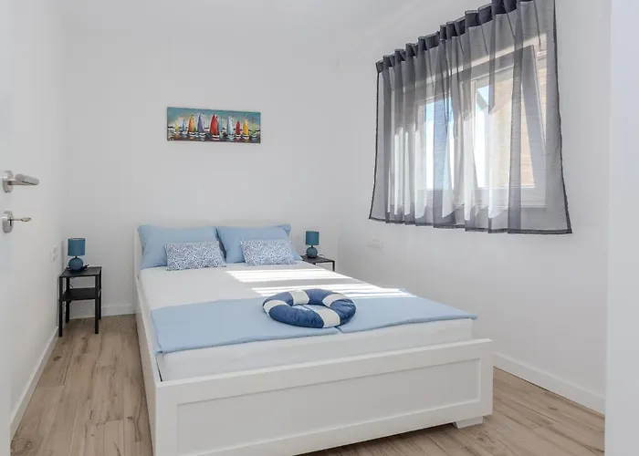 1 Bedroom Awesome In Appartement Vir